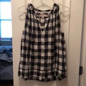 Gingham sleeveless blouse